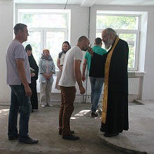 В новом здании Развивающего центра для детей с ДЦП совершен молебен в помощь специалистам, осуществляющим ремонт