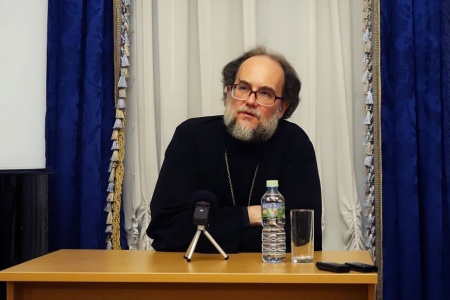 В рамках лектория священник Александр Мазырин рассказал о проблемах  легализации Русской Православной Церкви в 1920-е гг. 