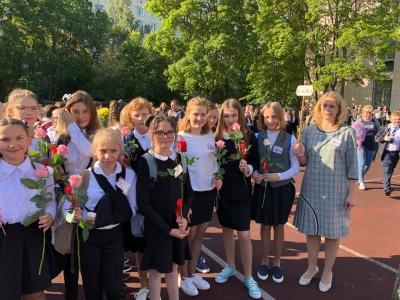 Школьники московской школы помогли Группе работы с просителями 