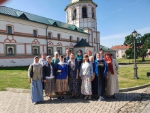 Добровольцы Марфо-Мариинской обители посетили Иверский Валдайский мужской монастырь