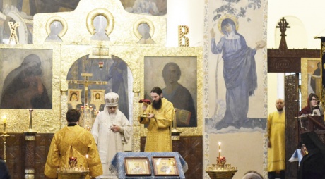 В преддверии Рождественского поста епископ Орехово-Зуевский Пантелеимон совершил богослужение в Марфо-Мариинской обители