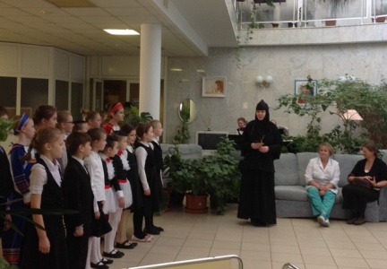 Школьники Елизаветинской гимназии выступили с концертом для пациентов Московского хосписа