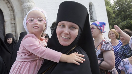 Игумения Марфо-Мариинской обители: Москва не помеха для жизни монастыря