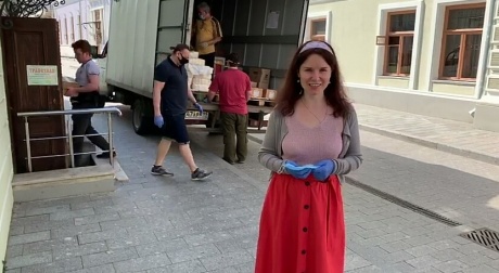 «Помогать – естественно для христианина»: волонтеры во время пандемии доставляли продукты нуждающимcя