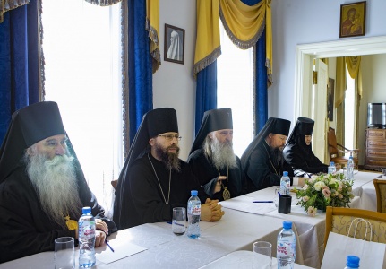 Архиепископ Феогност возглавил совещание игуменов и игумений ставропигиальных монастырей в Обители