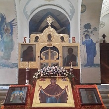 В день Жен-мироносиц в Покровский храм Обители была привезена икона«Пояс Пресвятой Богородицы»