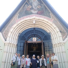 Пожилые подопечные патронажной службы Обители посетили храм Воскресения Христова в Сокольниках и выставку «Парад цветов»