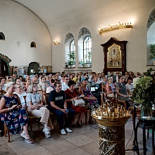 В рамках летнего лектория прошла лекция о Михаиле Нестерове, выполнившем росписи Покровского собора