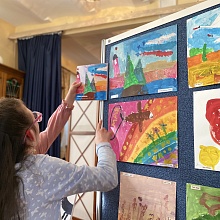 Выставка работ воспитанниц Елизаветинского детского дома
