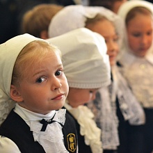Учащиеся Елизаветинской гимназии начали учебный год с молитвы в Покровском храме Обители