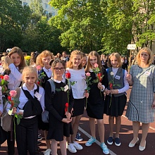 Школьники московской школы помогли Группе работы с просителями 