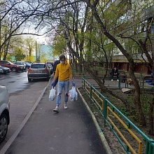Жильцы дома на улице Севанской в Москве организовали помощь Группе работы с просителями 