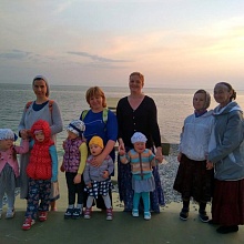 Воспитанницы Елизаветинского детского дома на Черноморском побережье. 
