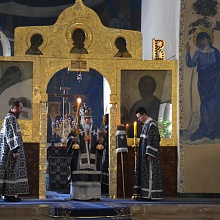 В день основания Марфо-Мариинской обители епископ Пантелеимон совершил Литургию в Покровском соборе 