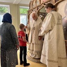 В Международный день защиты детей епископ Пантелеимон посетил «Елизаветинский сад» для детей с ДЦП 